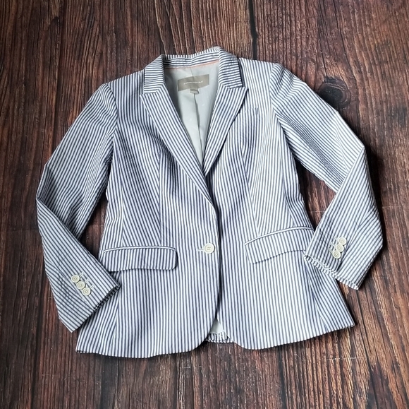 Banana Republic  Classic Fit Blazer in Preppy White Navy Stripes - Picture 12 of 15